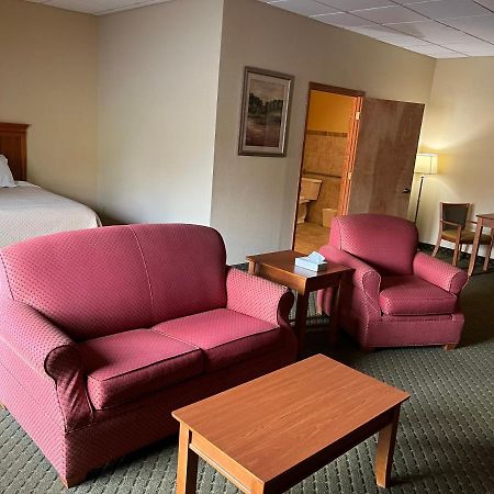 Days Inn & Suites By Wyndham Sutton Flatwoods Exterior foto